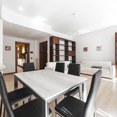 Cenisio M5 Lovely Apartment - With Balcony! Милан Экстерьер фото